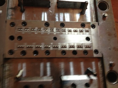 【126-5.0端子模具 126-5.0端子塑模。材料:SKD61】价格,厂家,图片,塑料模,慈溪市逍林俊杰模具加工厂-