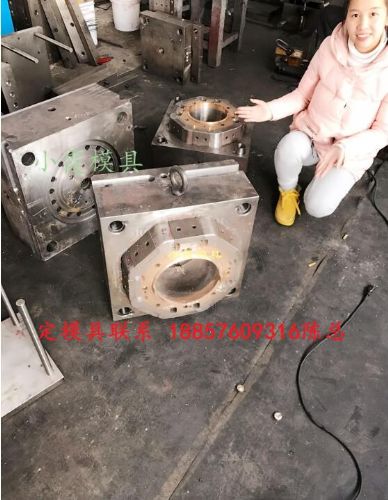 5kg塑胶桶与化工桶模具的定制要点解析